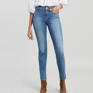 Levi's 312 shaping slim jeans NWT